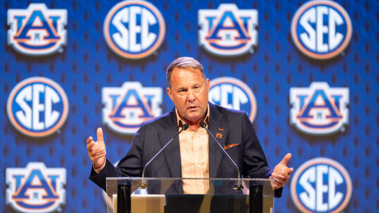 No. 21 Oklahoma Sooners (-2.5) vs. Auburn Tigers