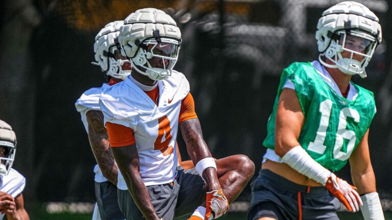 Andrew Mukuba Shines in Longhorns Secondary