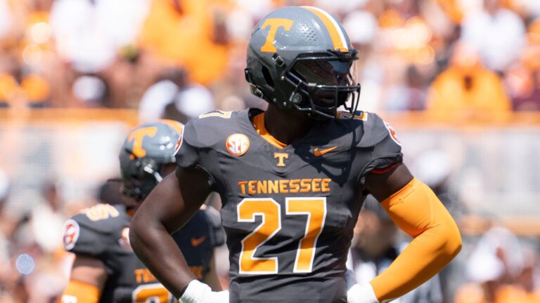 Tennessee Volunteers (-7.5) vs. NC State Wolfpack