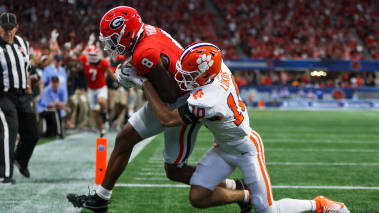 Colbie Young Gives UGA Nice Red Zone Option
