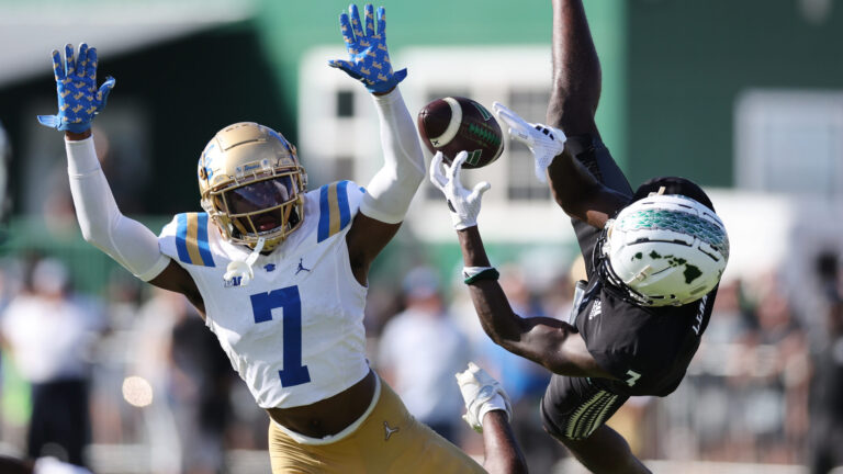 43. Hawaii Rainbow Warriors