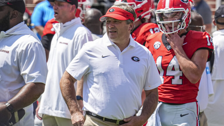 2. Georgia Bulldogs (-2.5) at Alabama