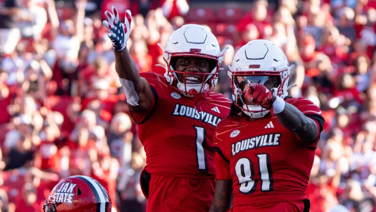 Georgia Tech Yellow Jackets vs. No. 19 Louisville Cardinals (-10.5)