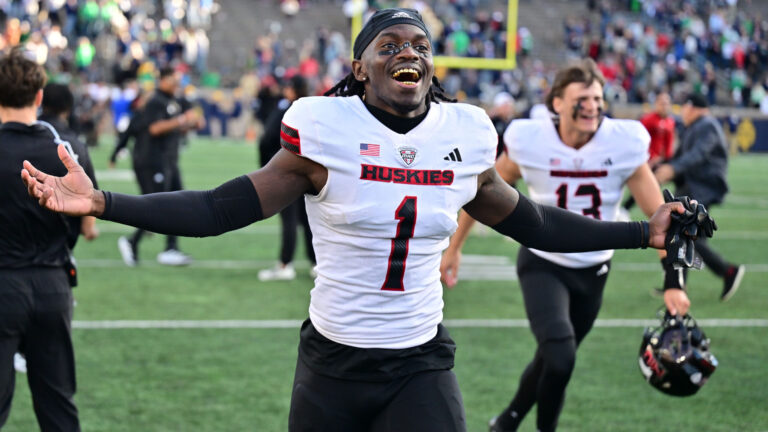Buffalo Bulls vs. No. 23 Northern Illinois Huskies (-13.5)