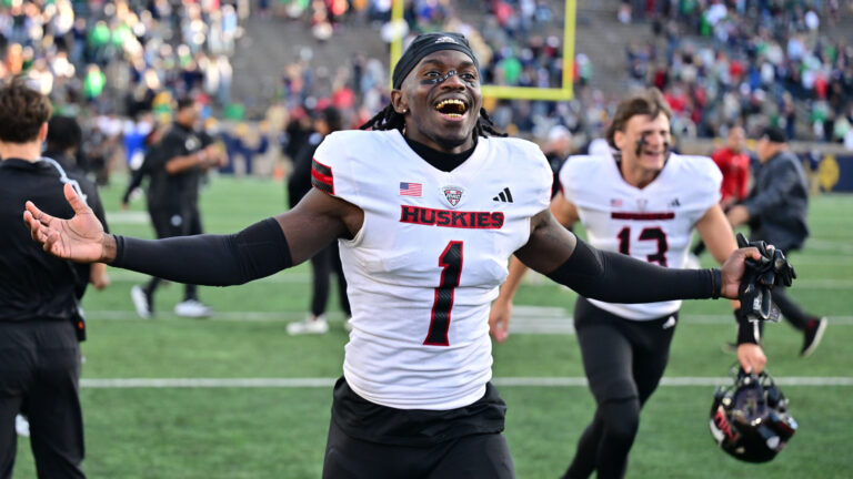 Buffalo Bulls vs. No. 23 Northern Illinois Huskies (-13.5)