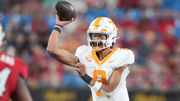 Kent State Golden Flashes vs. Tennessee Volunteers (-49.5)