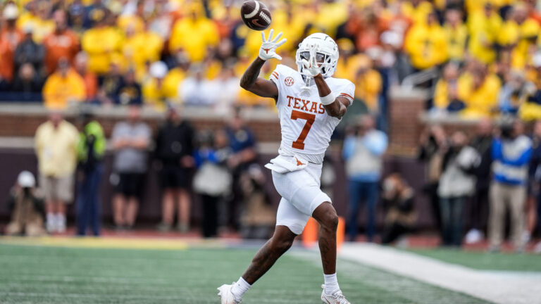 Longhorns Wideouts Make Big Plays When Needed