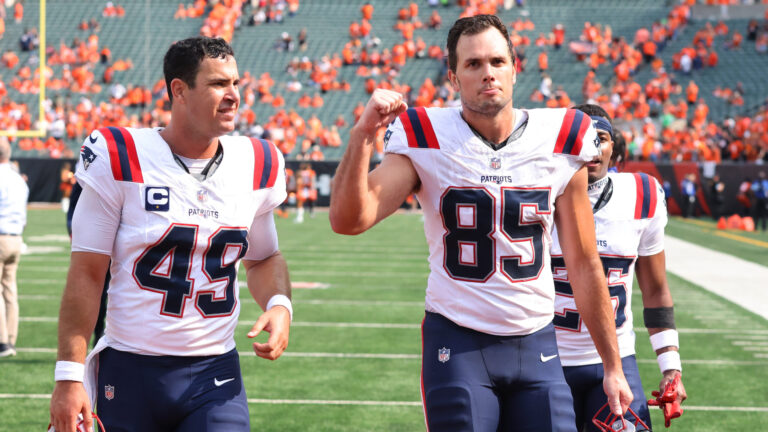 Seattle Seahawks (-3.5) vs. New England Patriots