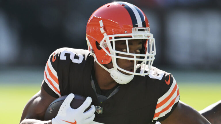 Amari Cooper (+220)