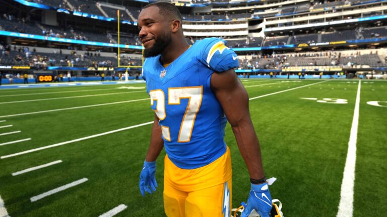 Los Angeles Chargers (-6.5) vs. Carolina Panthers