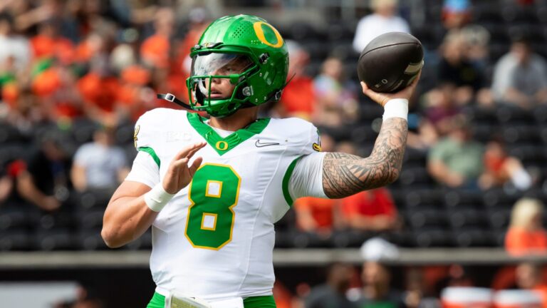 10. Dillon Gabriel, Oregon