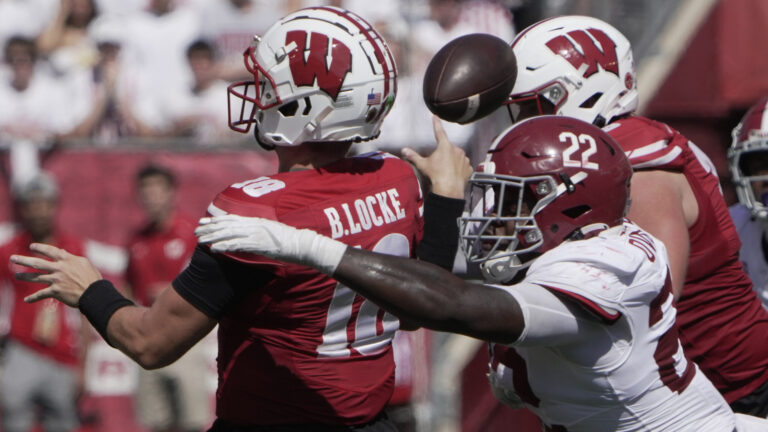2. Alabama Overwhelms Toothless Badgers Offense