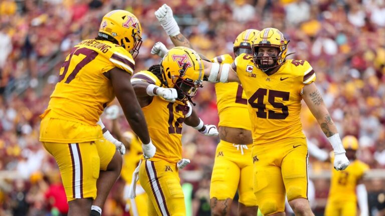 MINNESOTA GOLDEN GOPHERS (2-1, 0-0)