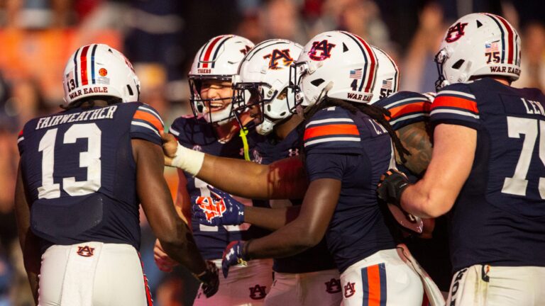Arkansas Razorbacks vs. Auburn Tigers (-3.5)