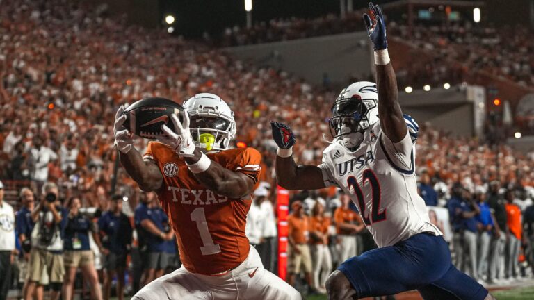 1st Round Playoff: (12) Memphis at (5) Texas