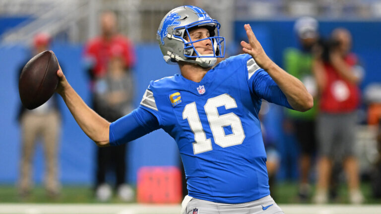 Detroit Lions (-3) vs. Arizona Cardinals