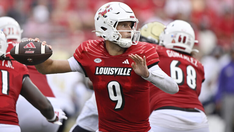Louisville Stays Undefeated