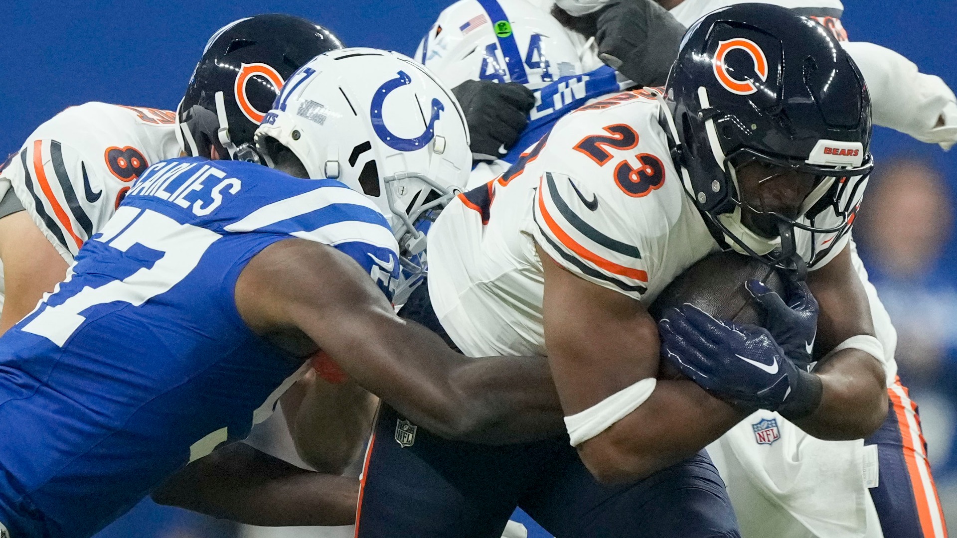 RB Roschon Johnson - Chicago Bears (0.8% rostered)