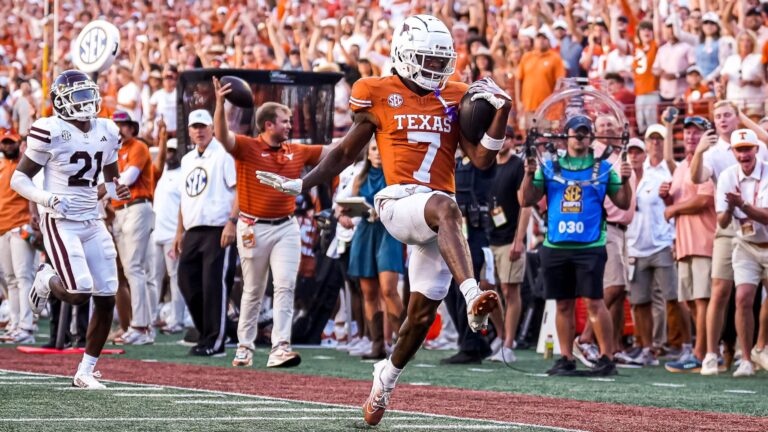 Texas Longhorns (5-0)