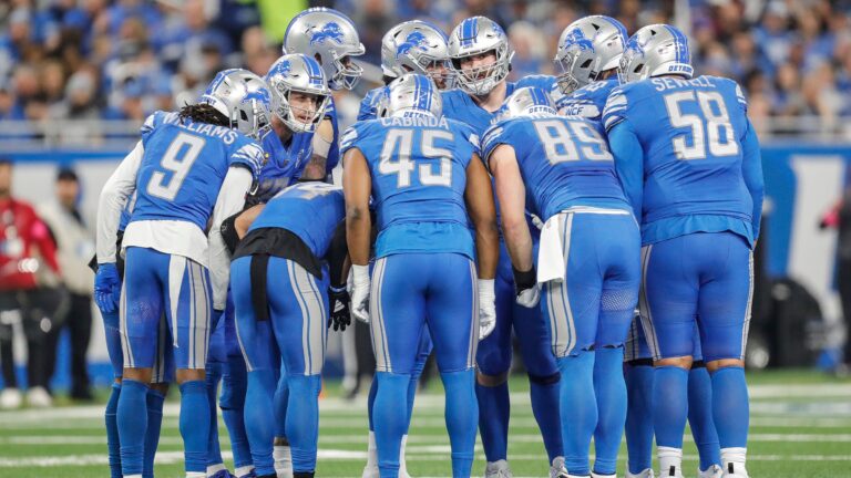 Lions -3 @ Cowboys | SUN 4:25 PM ET