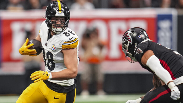 Pat Freiermuth OVER 27.5 Receiving Yards (-113)