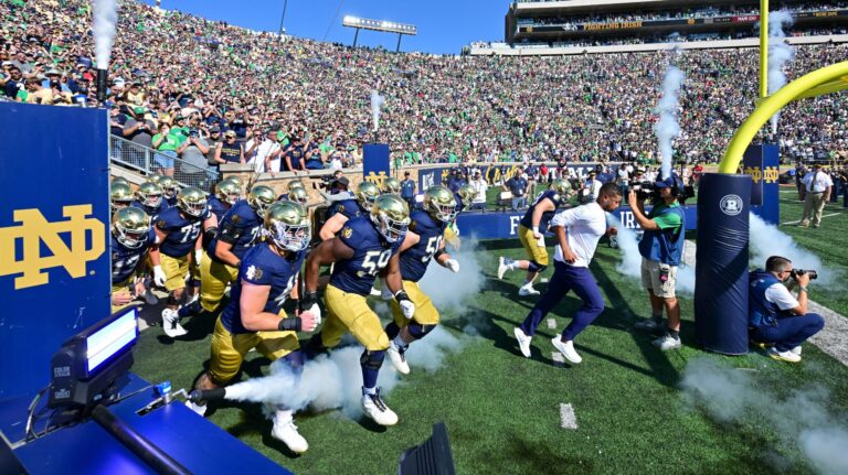 Week 9: Notre Dame Fighting Irish 18 - Navy Midshipmen 15