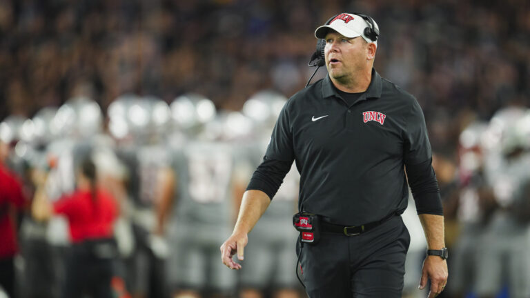 Syracuse Orange vs. No. 25 UNLV Rebels (-6.5)
