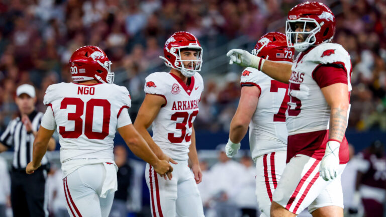 No. 4 Tennessee Volunteers (-13.5) vs. Arkansas Razorbacks