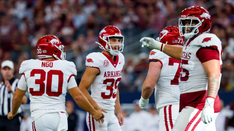 No. 4 Tennessee Volunteers (-13.5) vs. Arkansas Razorbacks
