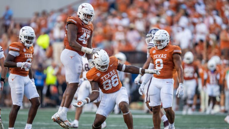 Texas Longhorns | Trend: +1 Spot