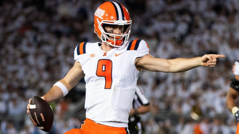 3. Illinois Fighting Illini: 4-0-1 ATS