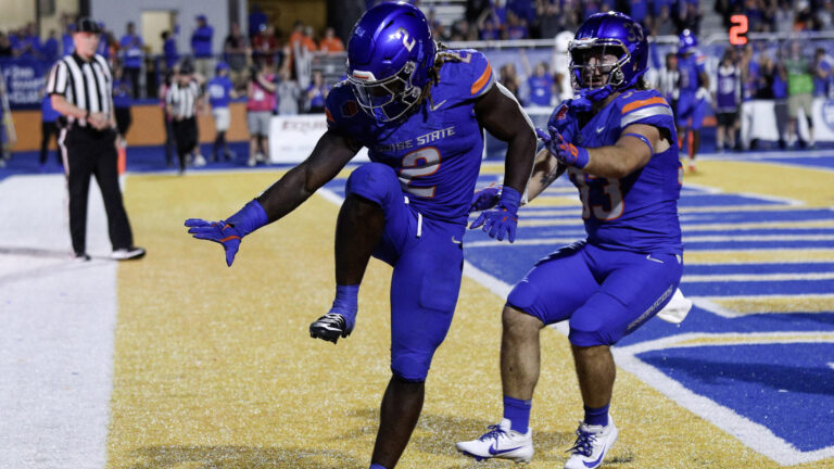 7. Week 9 - Boise State Broncos vs UNLV Rebels