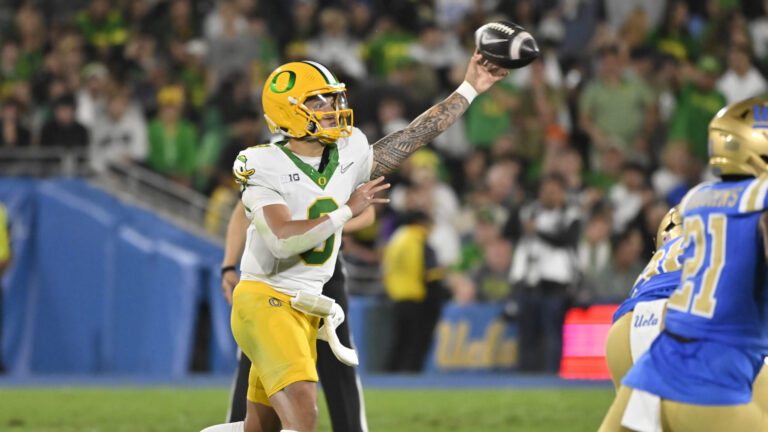 11) Dillon Gabriel, Oregon Ducks