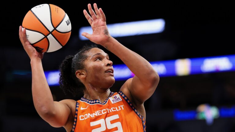 Prop Bet: CON Alyssa Thomas OVER 9.5 Rebounds (-108)