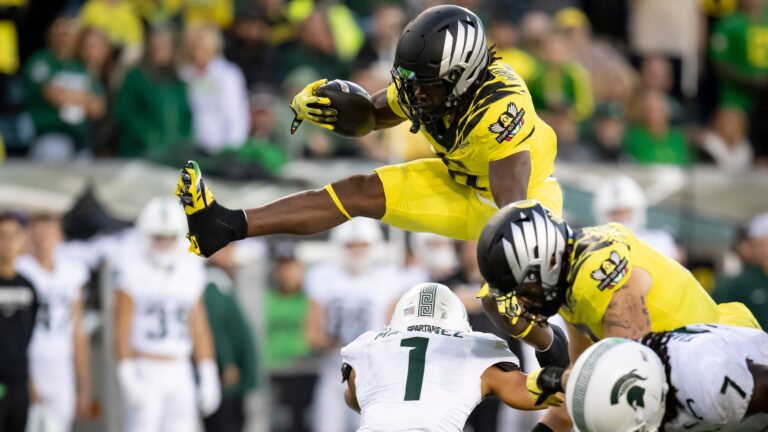 OREGON DUCKS (5-0, 2-0)
