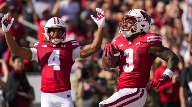 Noon ET | Wisconsin (4-2, 2-1) @ Northwestern (3-3, 1-2) | BTN