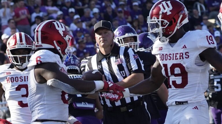 INDIANA HOOSIERS (6-0, 3-0)