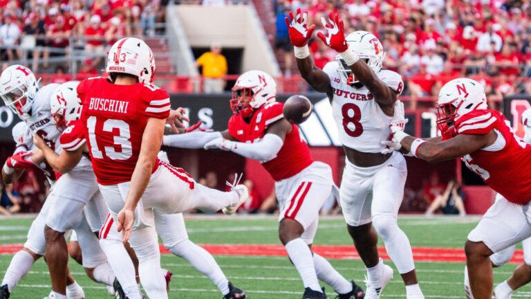 RUTGERS SCARLET KNIGHTS (4-1, 1-0)