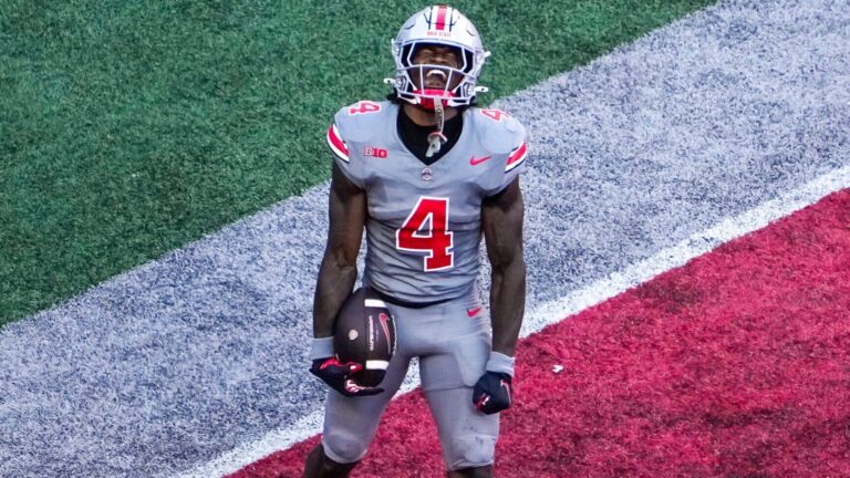 3) Ohio State Buckeyes (5-1)