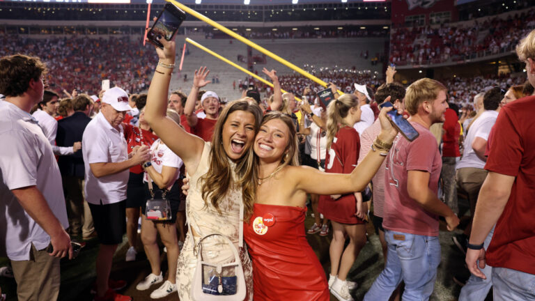 2. Tennessee Volunteers 14 - Arkansas Razorbacks 19