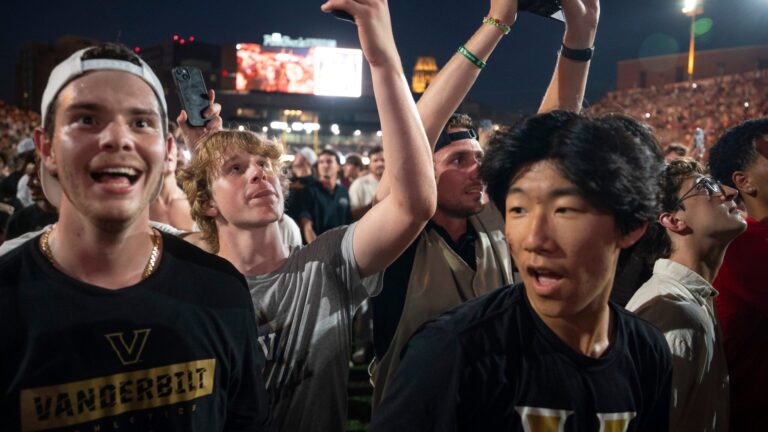1. Alabama Crimson Tide 35 - Vanderbilt Commodores 40
