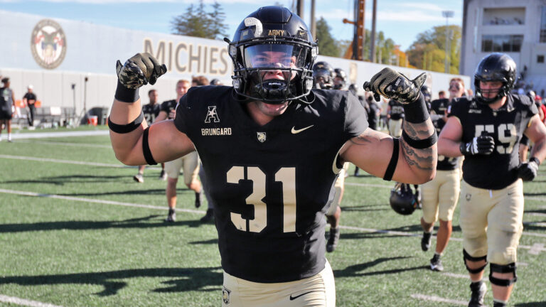 4. Army Black Knights vs Navy Midshipmen - Week 16