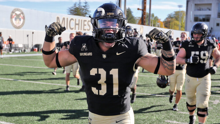 East Carolina Pirates vs. No. 23 Army Black Knights (-15.5)