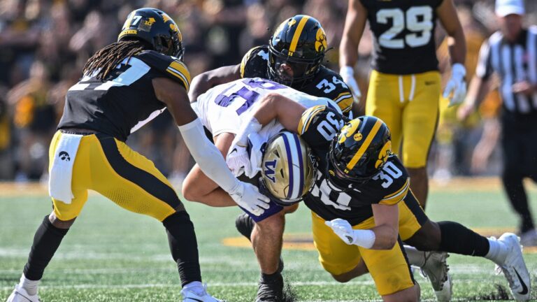 3:30 pm ET | Northwestern (3-4, 1-3) @ Iowa (4-3, 2-2) | CBS
