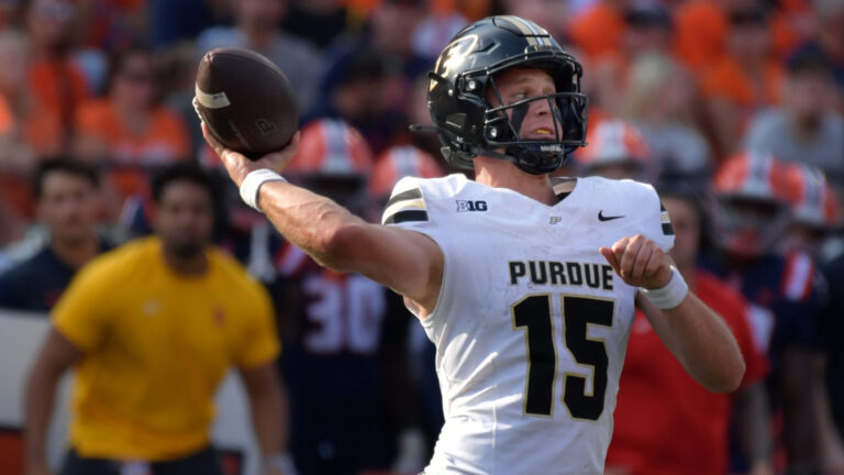 10) Purdue Boilermakers (1-6)