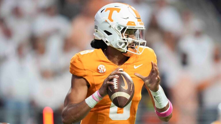 Round 1: No. 8 Tennessee vs. No. 9 Ole Miss