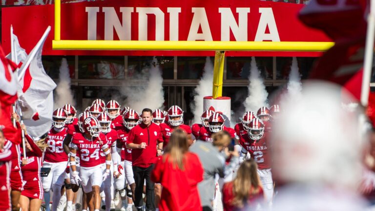 2) Indiana Hoosiers
