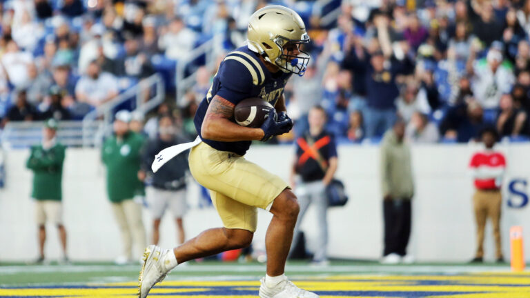Navy Midshipmen | Trend: +1