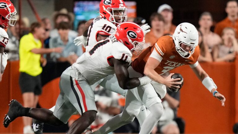 2. Georgia Bulldogs (SEC Champion)