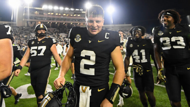 No. 5 Texas Longhorns (-18.5) vs. No. 25 Vanderbilt Commodores